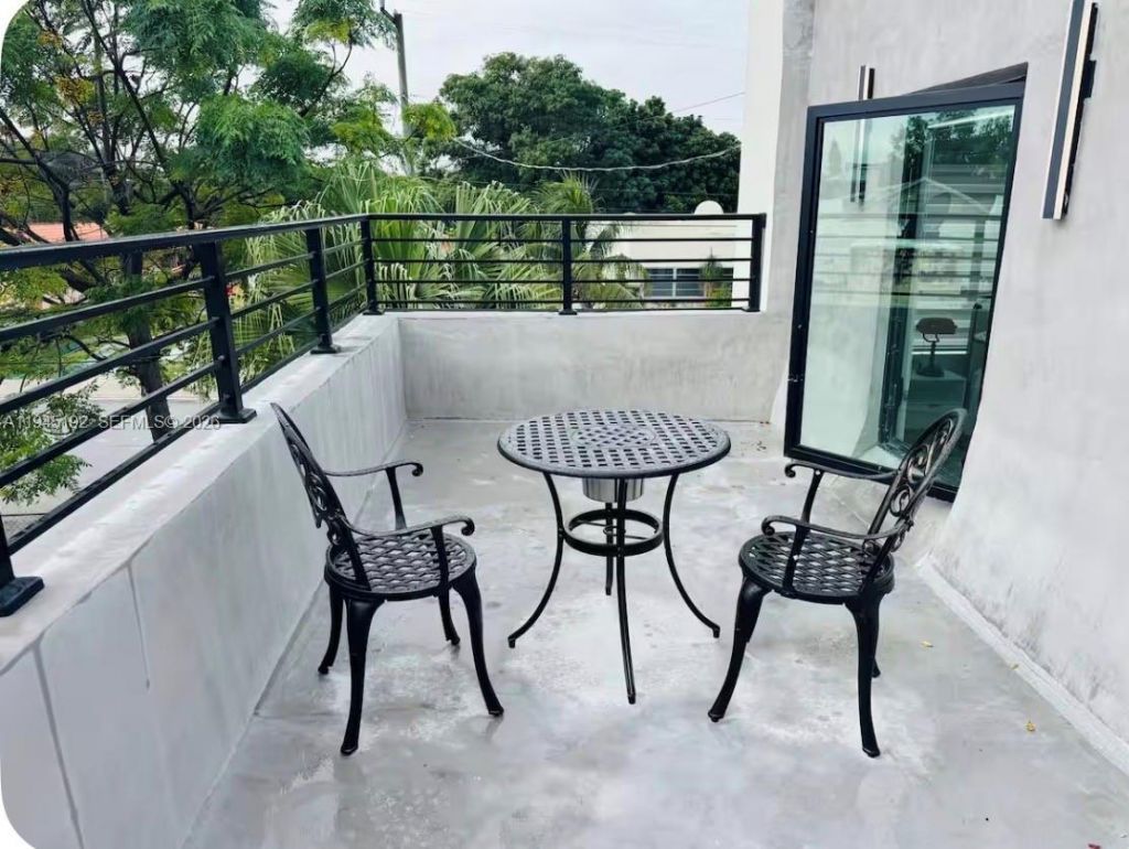 905 SW 13th Ct, Miami, FL 33135 Photo