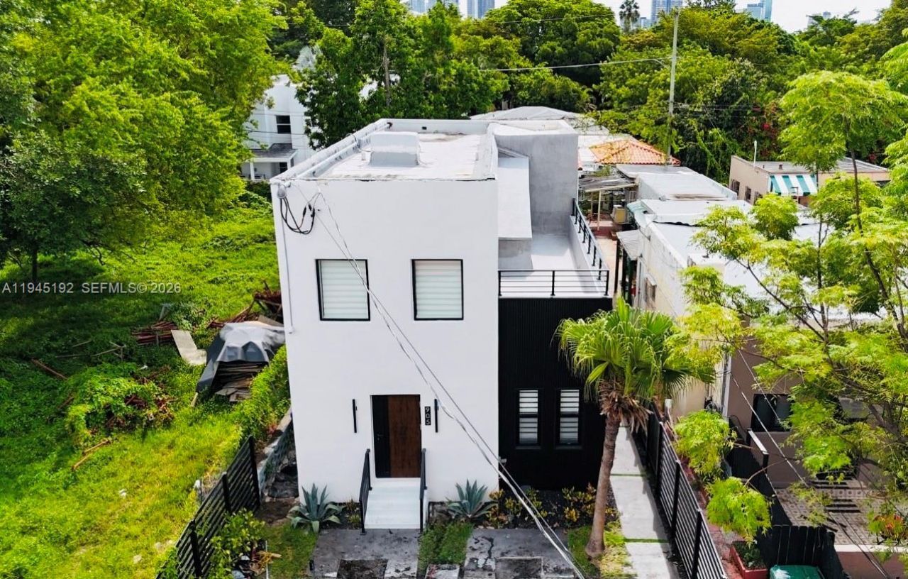 905 SW 13th Ct, Miami, FL 33135 Photo