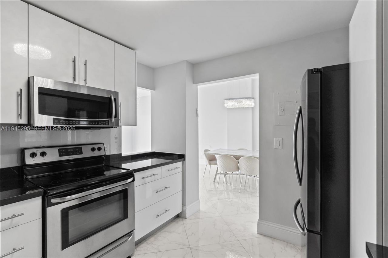 2851 NE 183rd St, Unit 2214E, Aventura, FL 33160 Photo