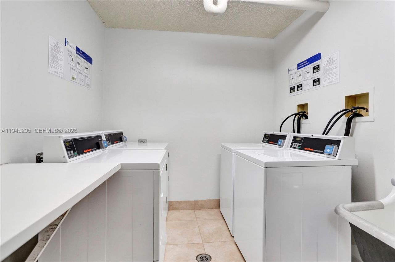 2851 NE 183rd St, Unit 2214E, Aventura, FL 33160 Photo