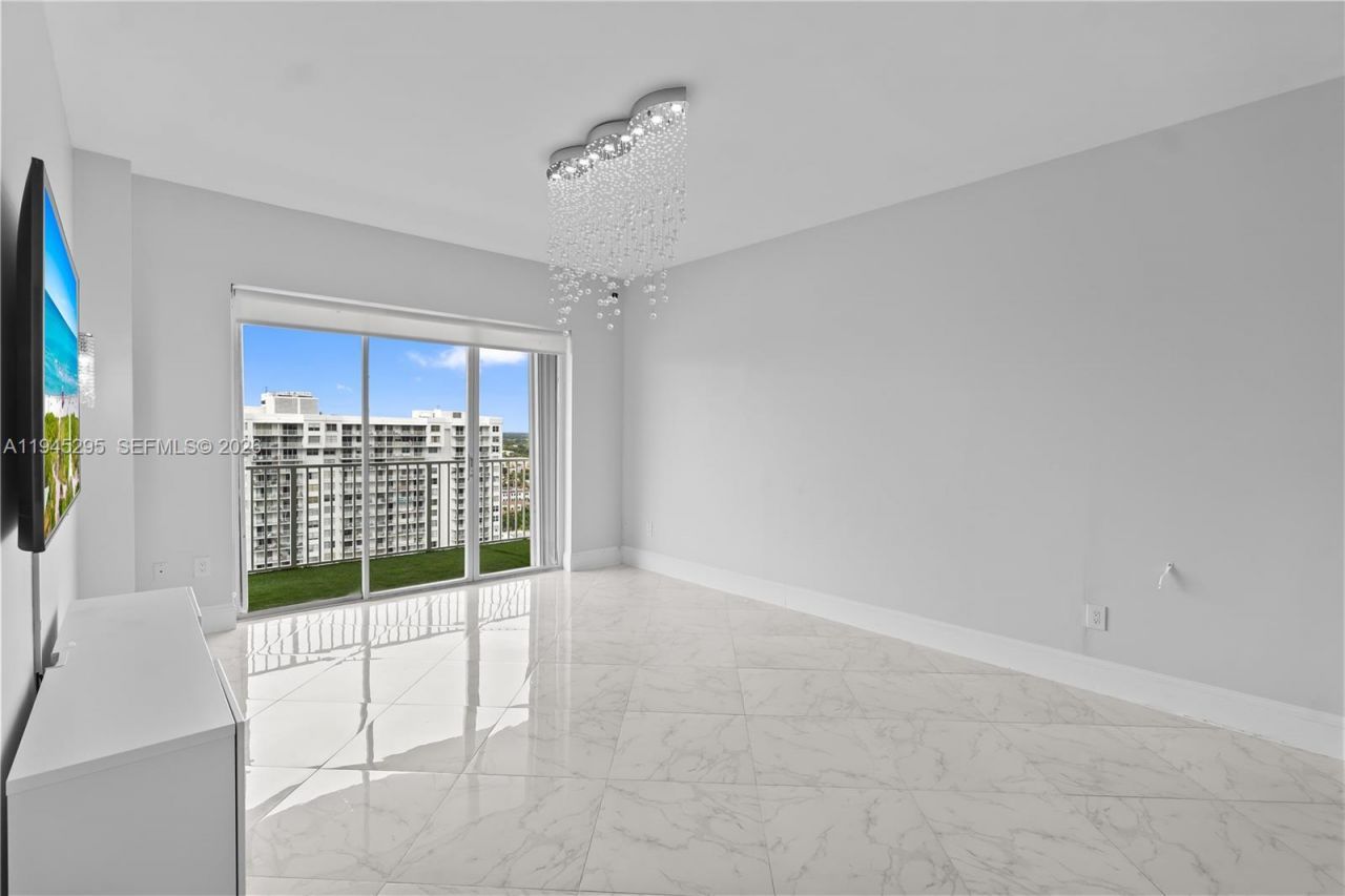 2851 NE 183rd St, Unit 2214E, Aventura, FL 33160 Photo