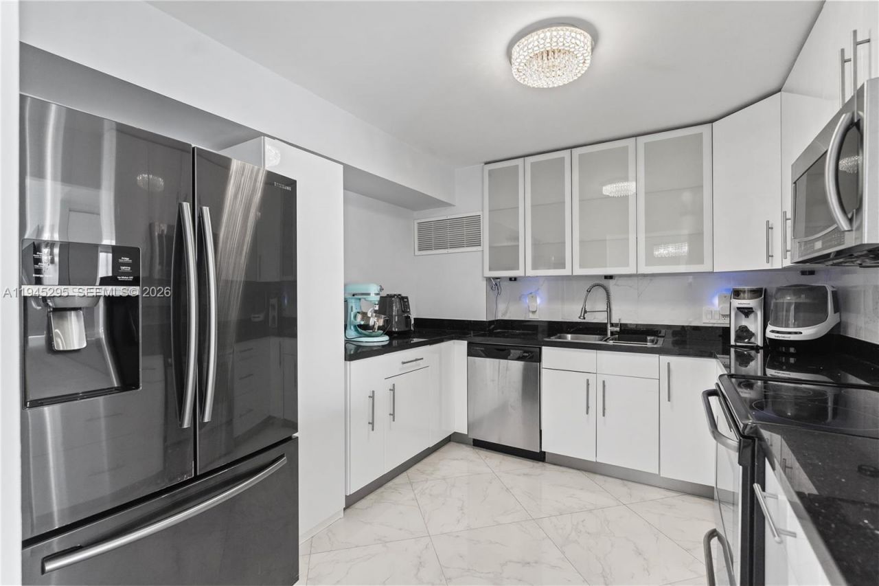 2851 NE 183rd St, Unit 2214E, Aventura, FL 33160 Photo