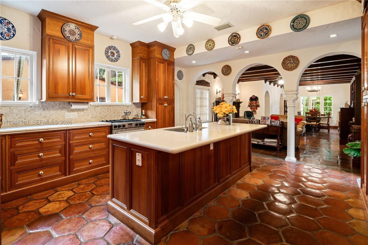 925 Castile Plz, Coral Gables, FL 33134 Photo