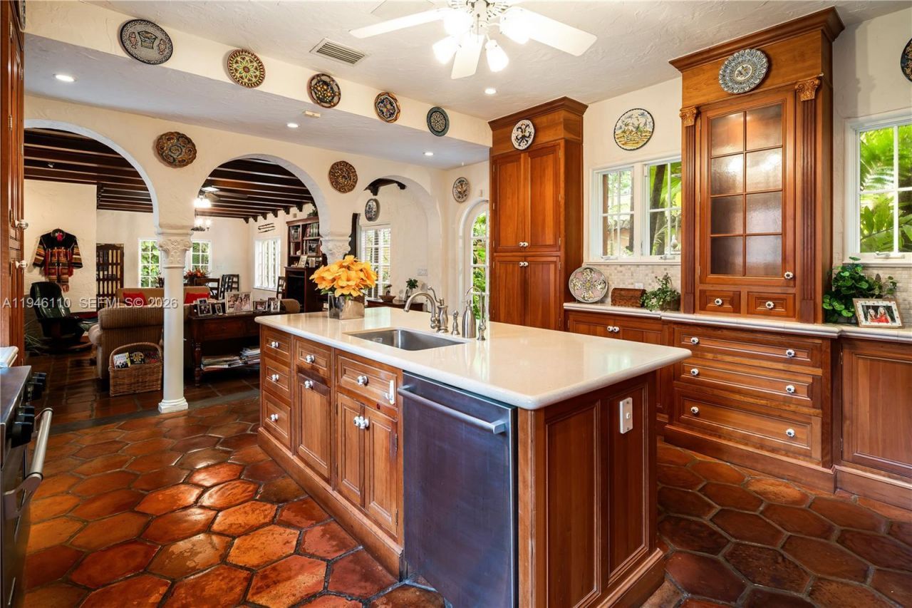 925 Castile Plz, Coral Gables, FL 33134 Photo