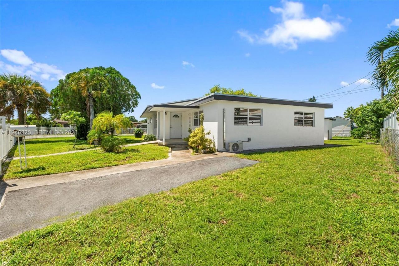 18800 NW 39th Ct, Miami Gardens, FL 33055 Photo