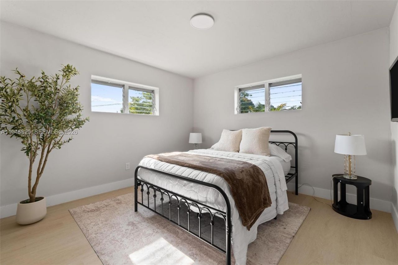 18800 NW 39th Ct, Miami Gardens, FL 33055 Photo