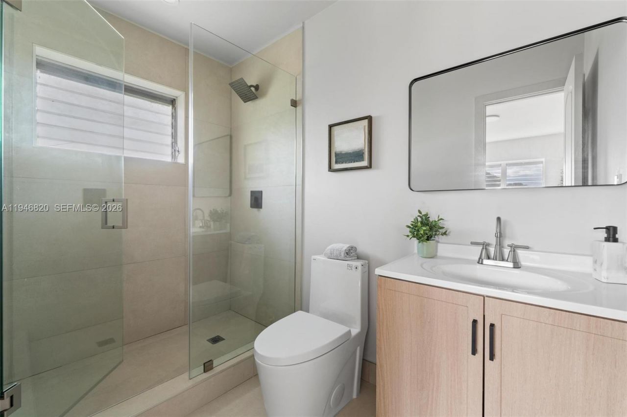 18800 NW 39th Ct, Miami Gardens, FL 33055 Photo