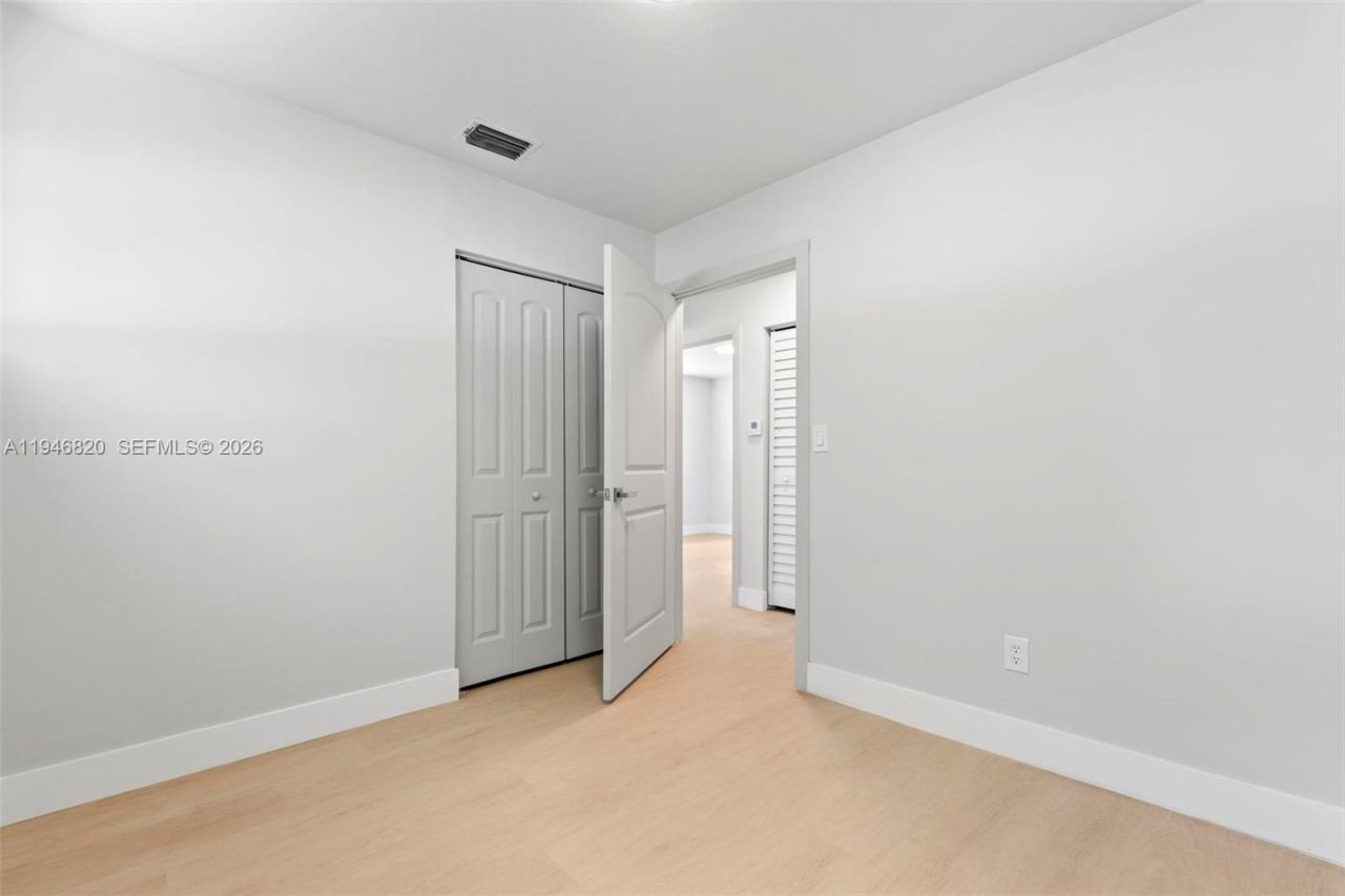 18800 NW 39th Ct, Miami Gardens, FL 33055 Photo