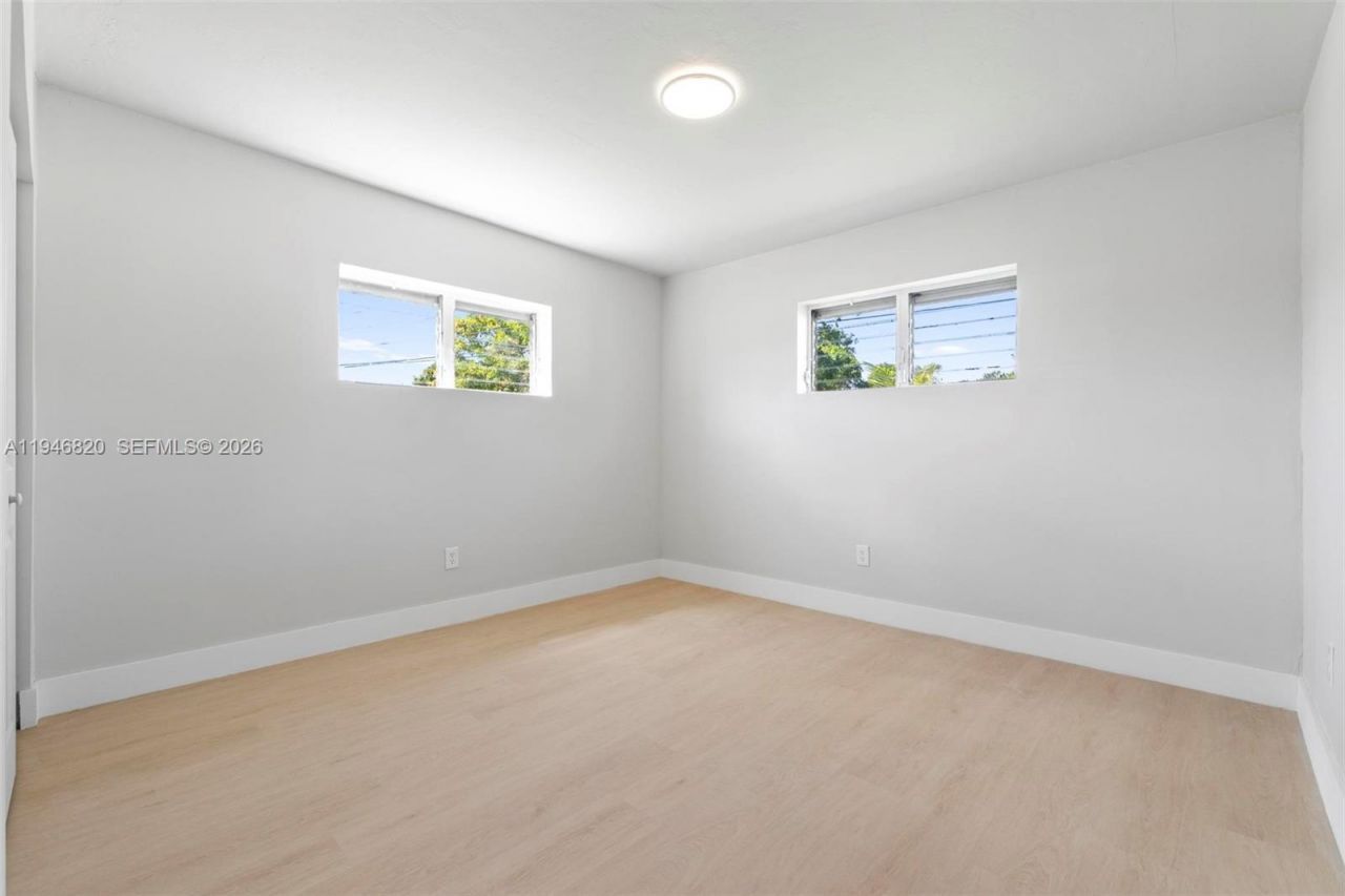 18800 NW 39th Ct, Miami Gardens, FL 33055 Photo