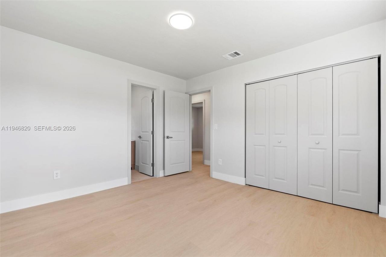 18800 NW 39th Ct, Miami Gardens, FL 33055 Photo