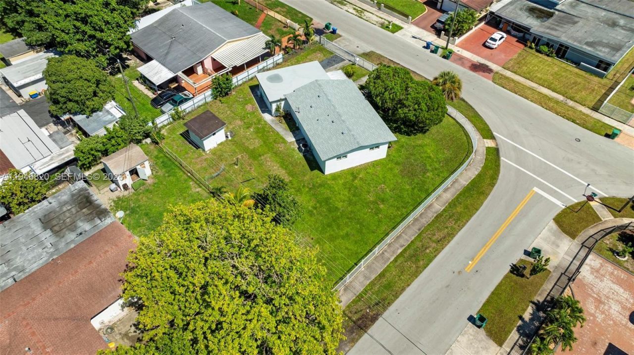 18800 NW 39th Ct, Miami Gardens, FL 33055 Photo