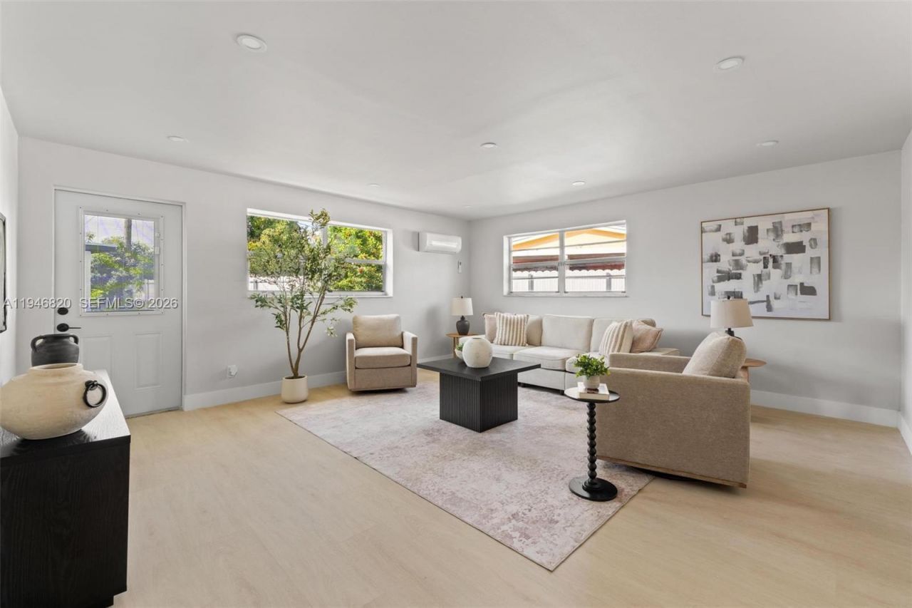 18800 NW 39th Ct, Miami Gardens, FL 33055 Photo