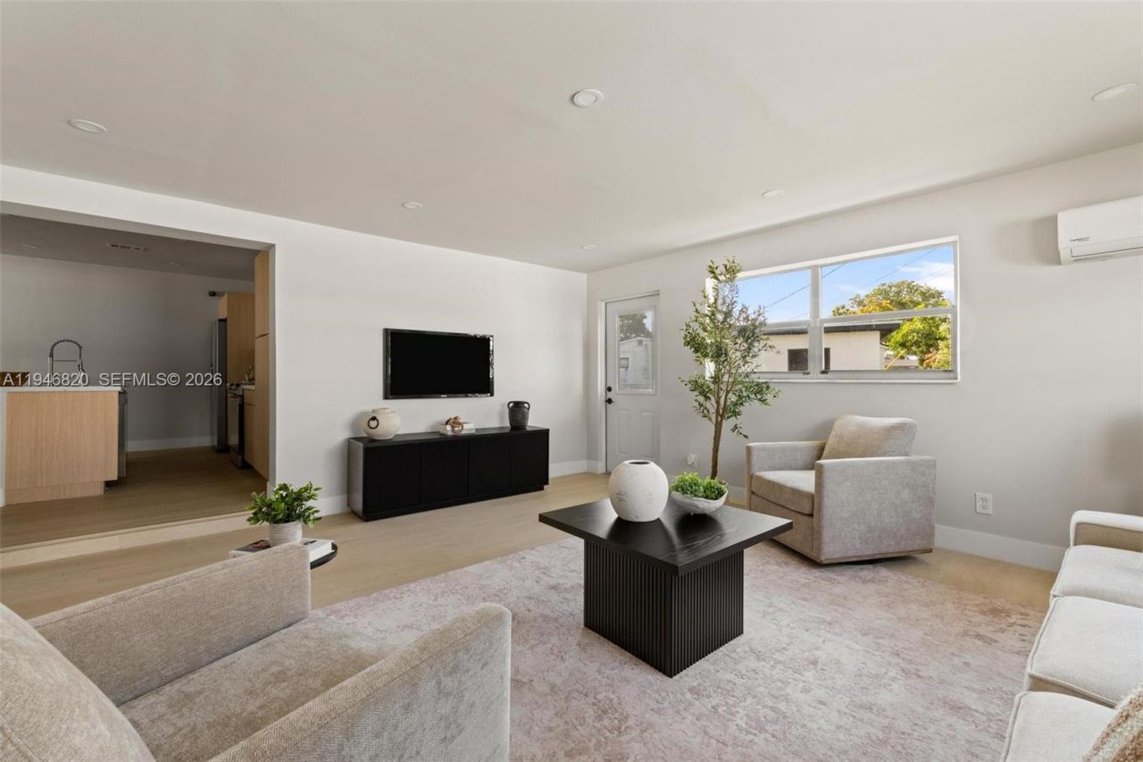 18800 NW 39th Ct, Miami Gardens, FL 33055 Photo