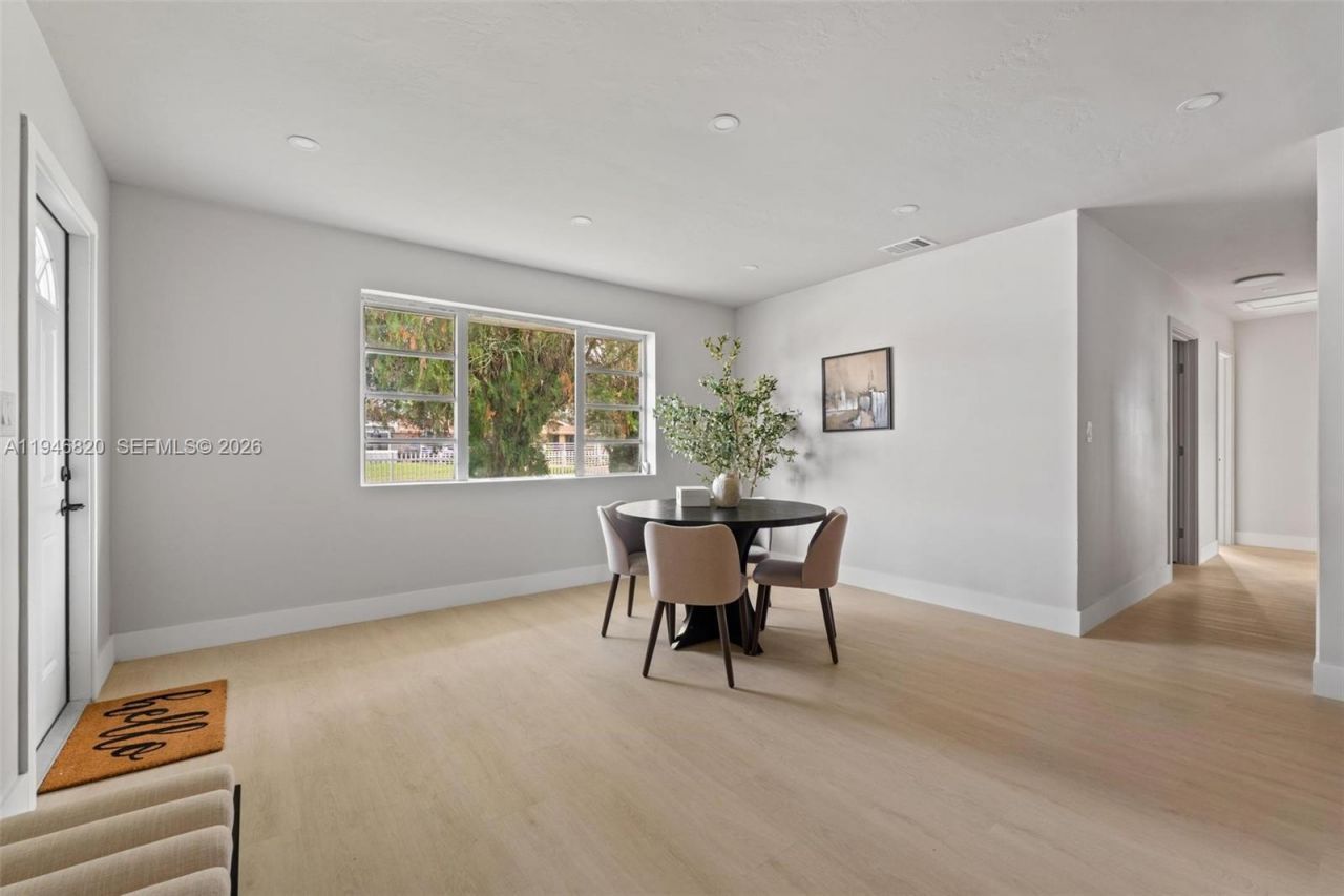 18800 NW 39th Ct, Miami Gardens, FL 33055 Photo