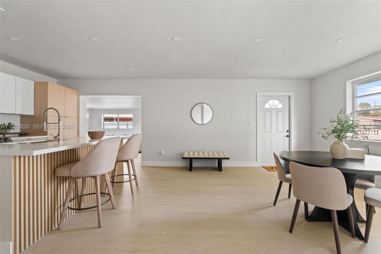 18800 NW 39th Ct, Miami Gardens, FL 33055 Photo