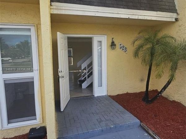 523 SW 1st Ct, Boynton Beach, FL 33435