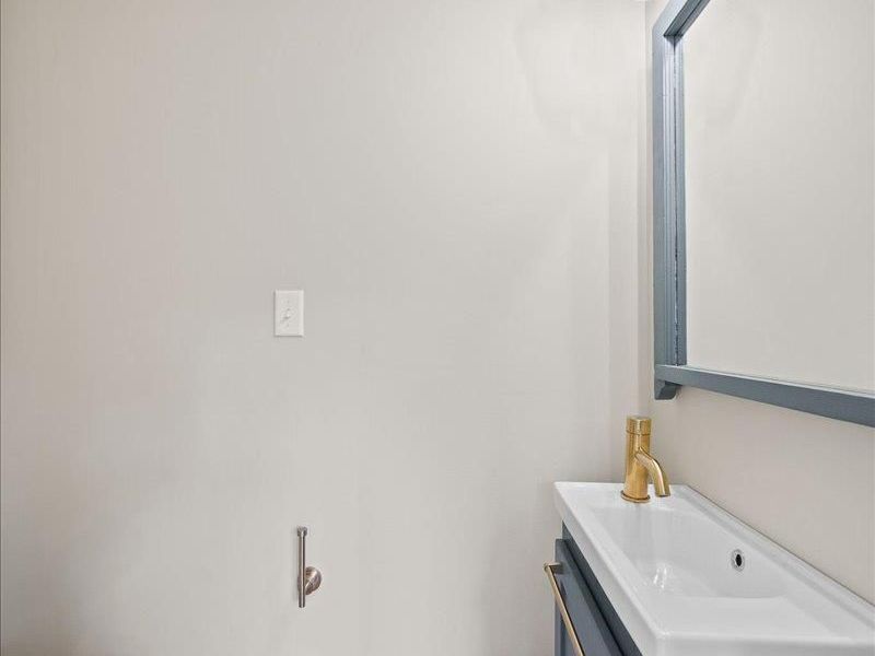 3067 Henshaw Avenue, Cincinnati, OH 45225 Photo 13