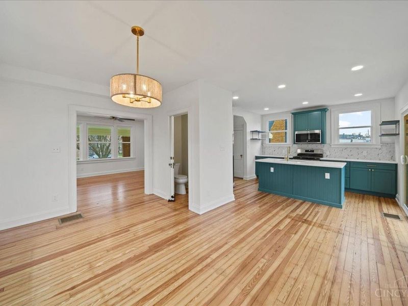 3067 Henshaw Avenue, Cincinnati, OH 45225 Photo 8