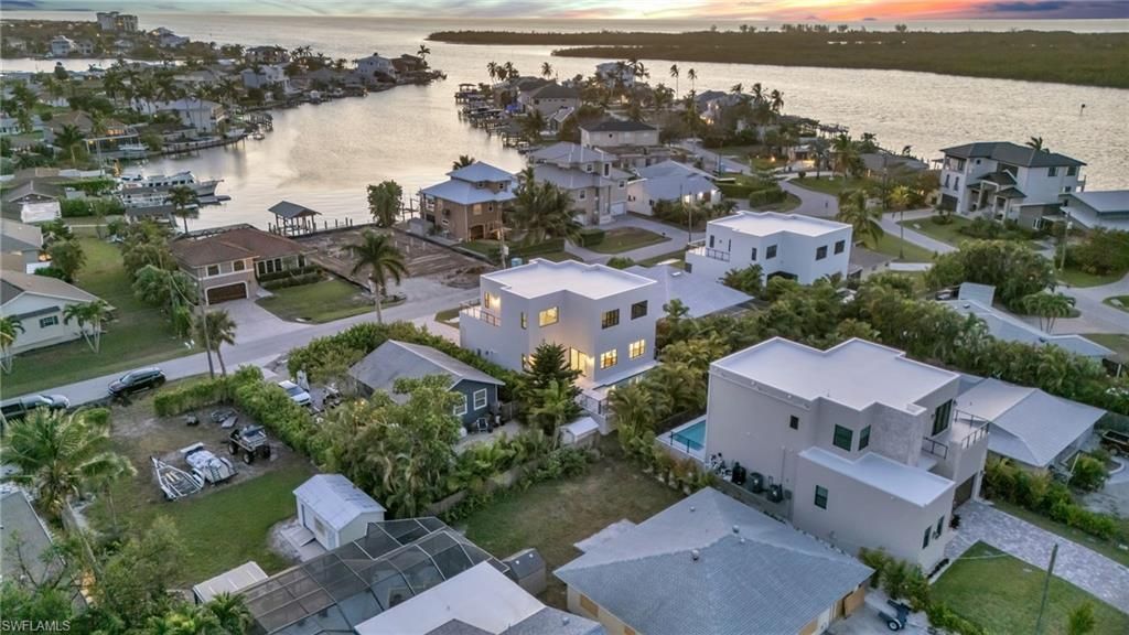 107 W Hilo St, Naples, FL 34113 Photo