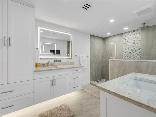 6075 Pelican Bay BLVD, Unit 303, NAPLES, FL 34108