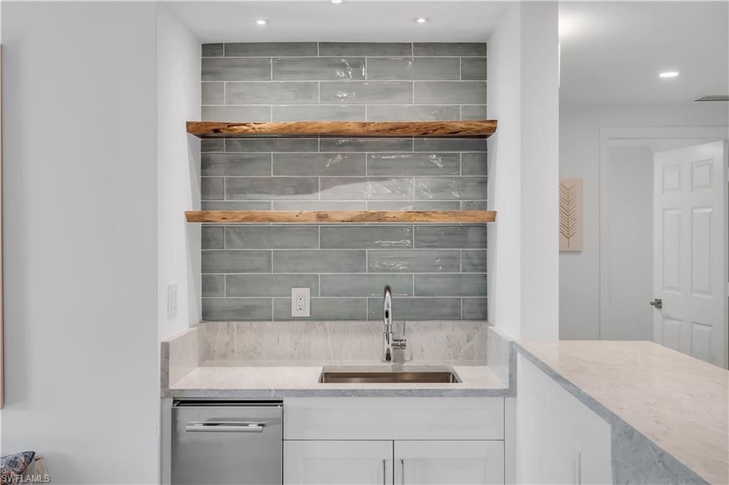 6075 Pelican Bay Blvd, Unit 303, Naples, FL 34108 Photo