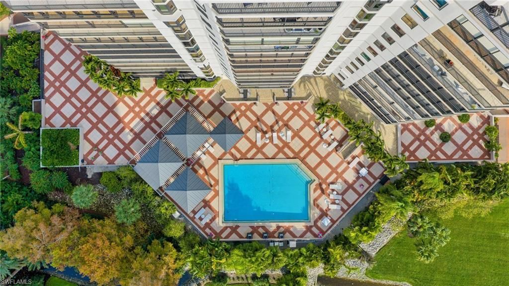 6075 Pelican Bay Blvd, Unit 303, Naples, FL 34108 Photo