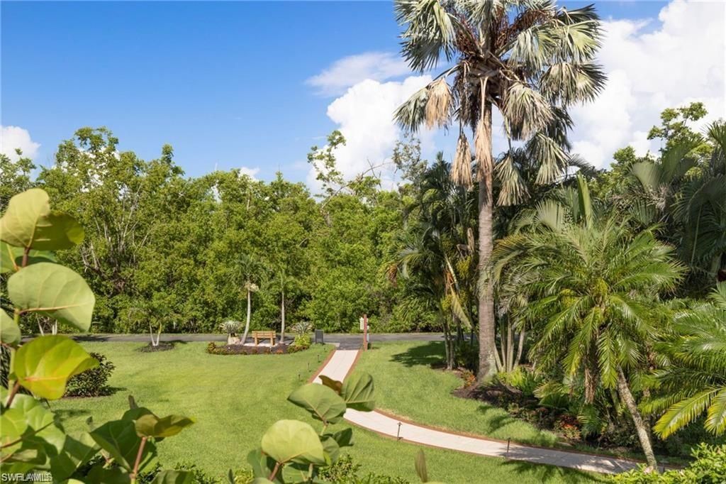 6075 Pelican Bay Blvd, Unit 303, Naples, FL 34108 Photo