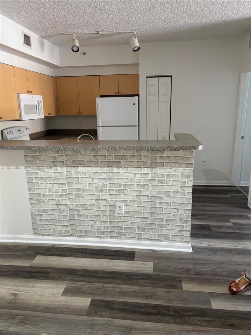 8050 N Nob Hill Rd, Unit 105, Tamarac, FL 33321 Photo