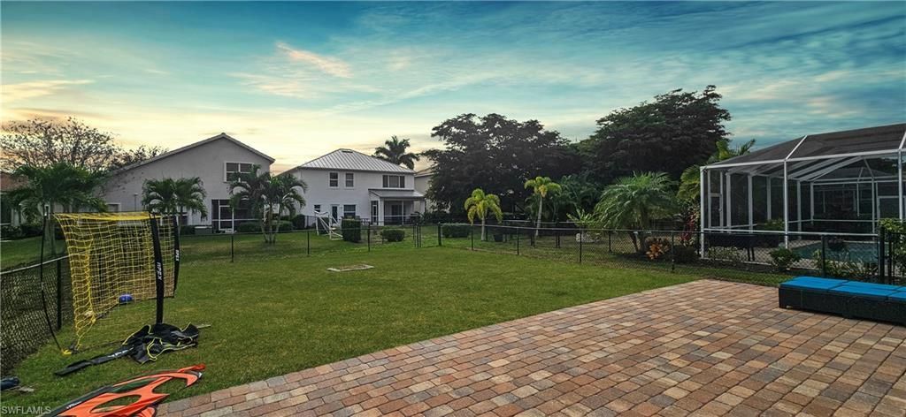 2538 Blackburn Cir, Cape Coral, FL 33991 Photo