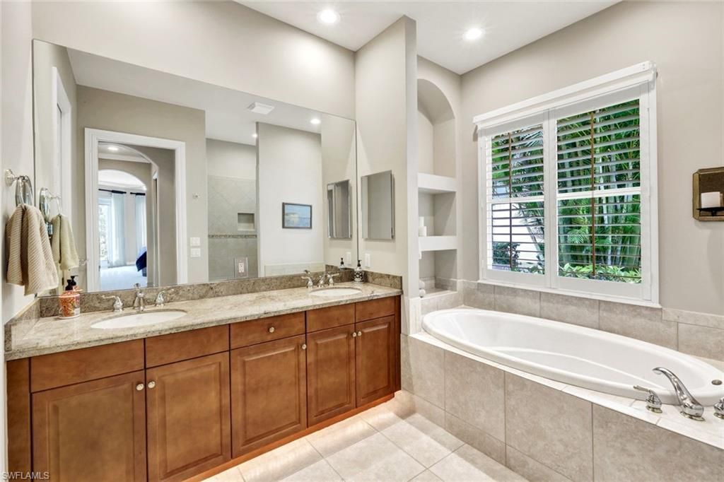 18070 Montelago Ct, Miromar Lakes, FL 33913 Photo