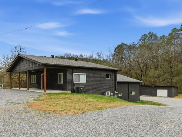9151 Dallas Hollow Road, Soddy Daisy, TN 37379