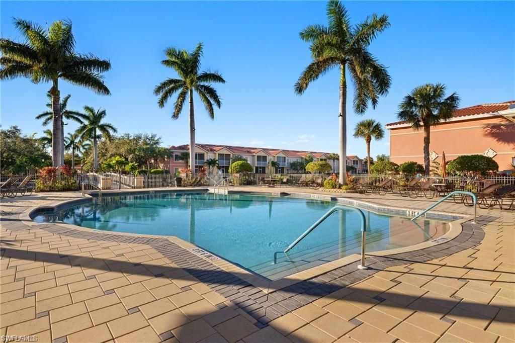 20320 Estero Gardens Cir, Unit 208, Estero, FL 33928 Photo