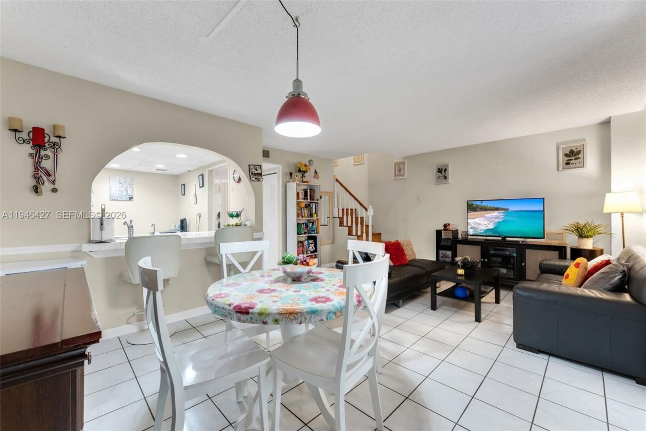 9050 NW 28th St, Unit 131, Coral Springs, FL 33065 Photo