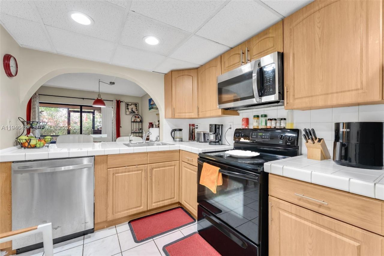 9050 NW 28th St, Unit 131, Coral Springs, FL 33065 Photo