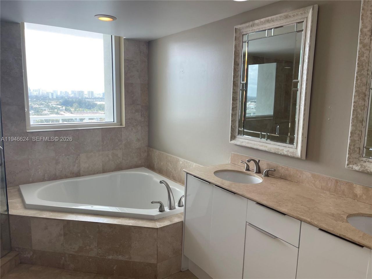 1745 E Hallandale Beach Blvd, Unit 1907W, Hallandale Beach, FL 33009 Photo