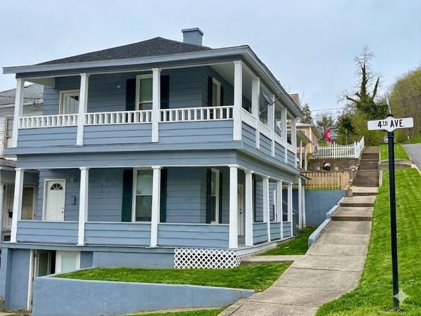 423 4th Ave, Hinton, WV 25951