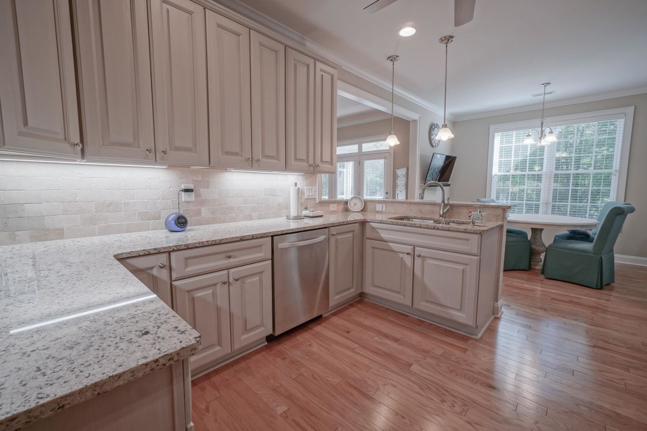 625 Whispering Pines Ct. Photo 10