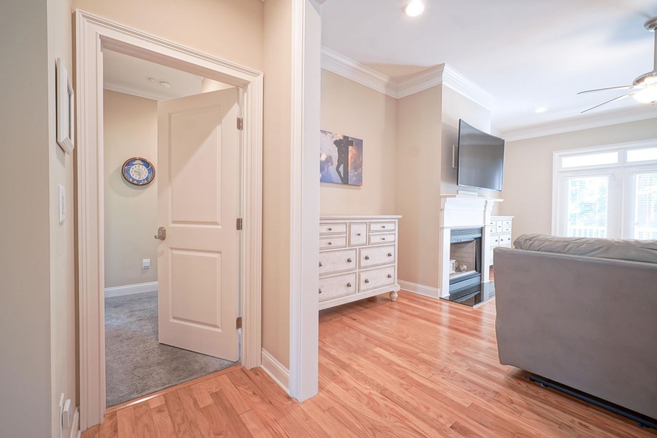 625 Whispering Pines Ct. Photo 12