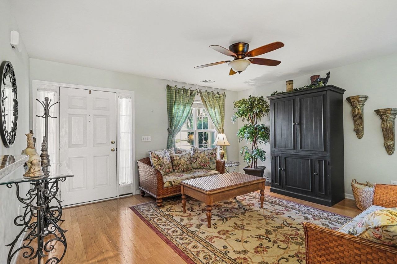 3425 Arrowhead Blvd. Photo 4