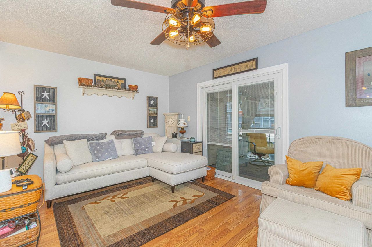 3700 Golf Colony Lane Photo 4