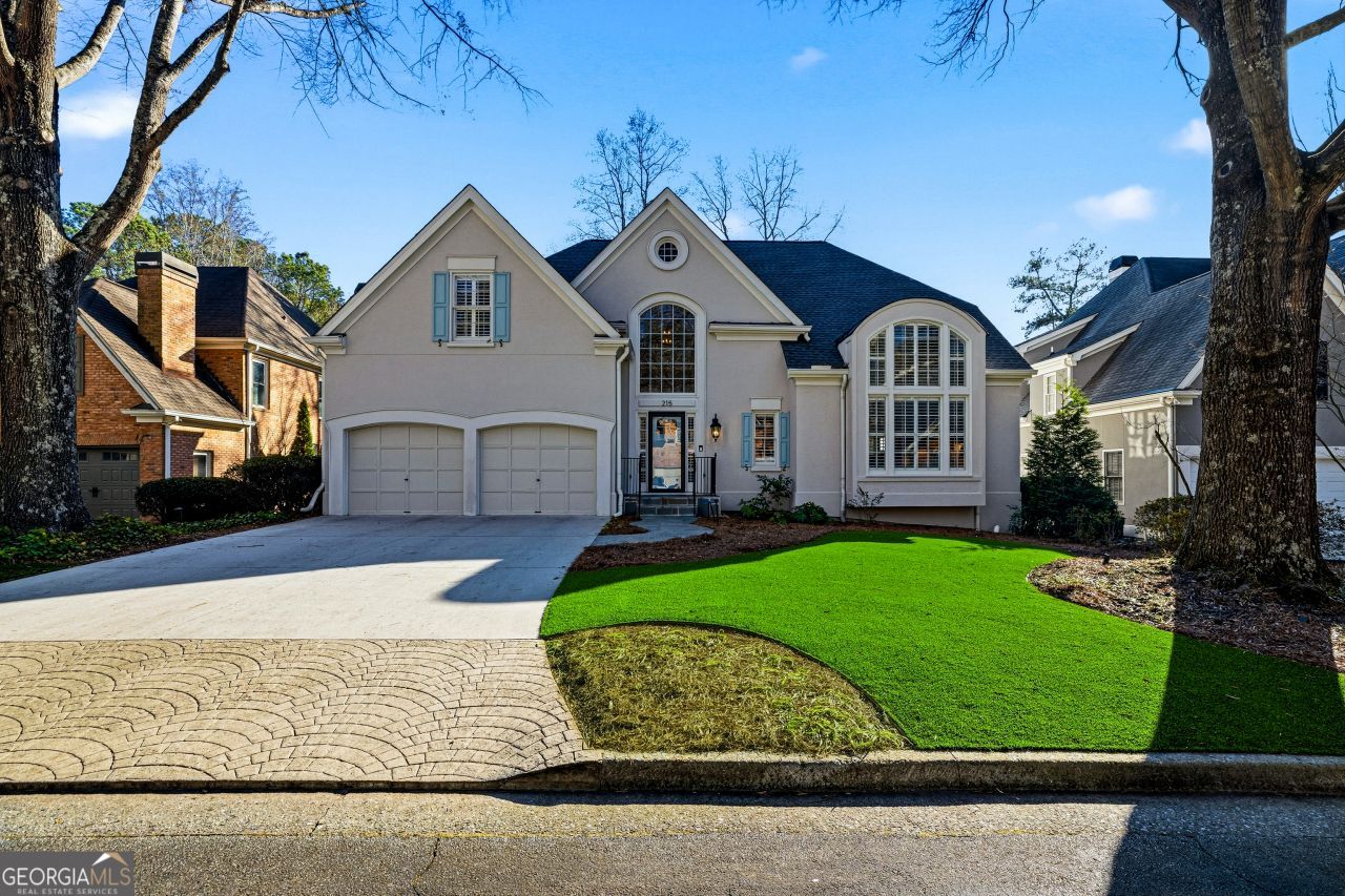 215 Woodchase Ne, Atlanta, GA 30319 Main Photo