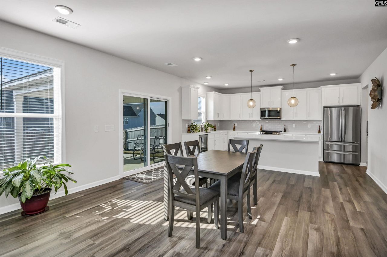 531 Rhine Falls Lane  Photo 4