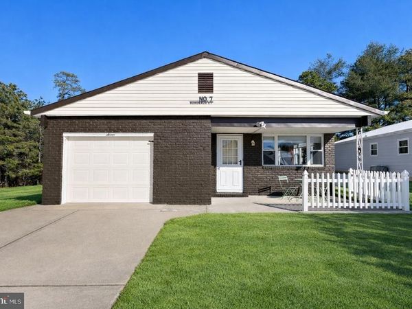 7 BORDEAUX COURT, TOMS RIVER, NJ 08757