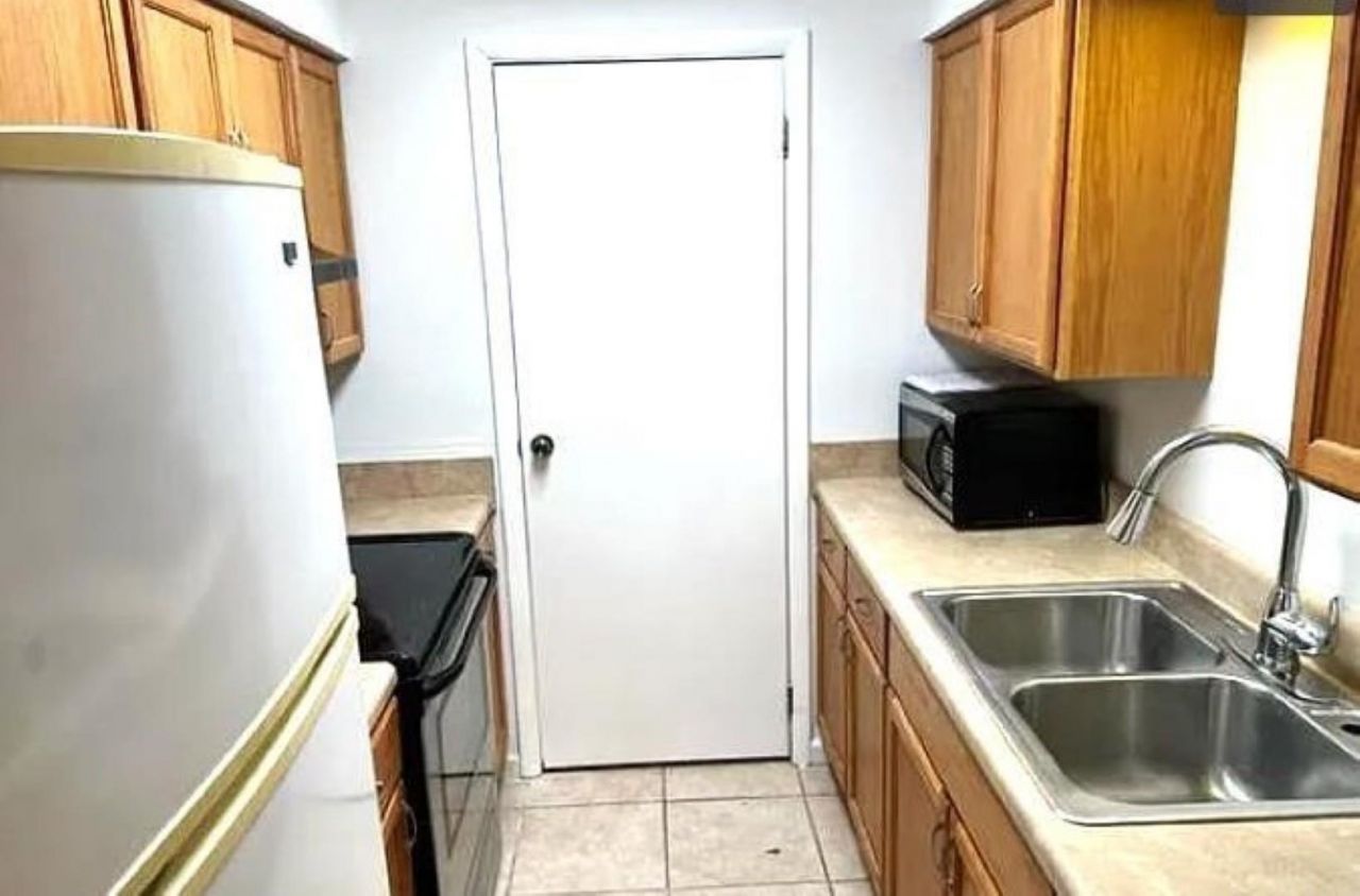 615 Carter Ln. Photo 4