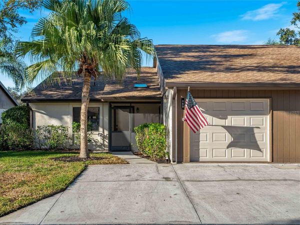 365 OAK HILL WAY, Unit 32, SARASOTA, FL 34232