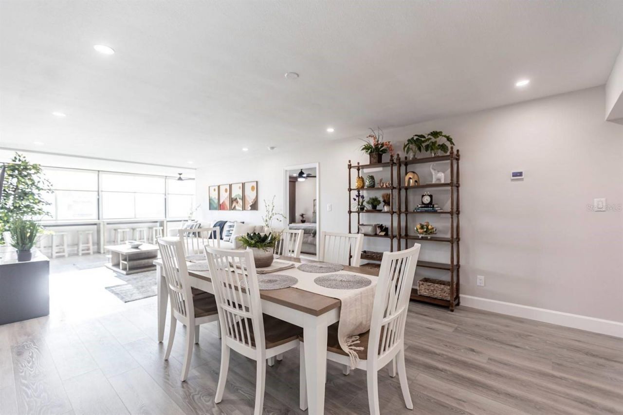 1125 W Peppertree Drive, Unit 402, Sarasota, FL 34242 Photo