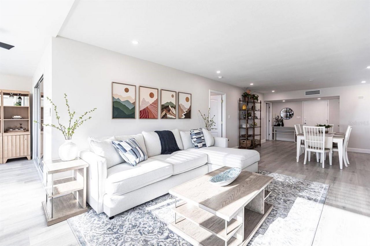 1125 W Peppertree Drive, Unit 402, Sarasota, FL 34242 Photo