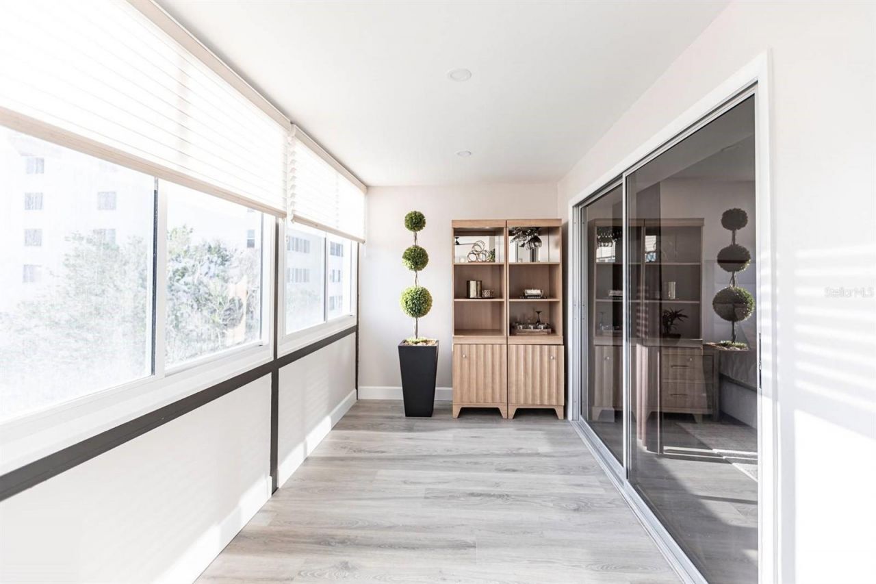 1125 W Peppertree Drive, Unit 402, Sarasota, FL 34242 Photo