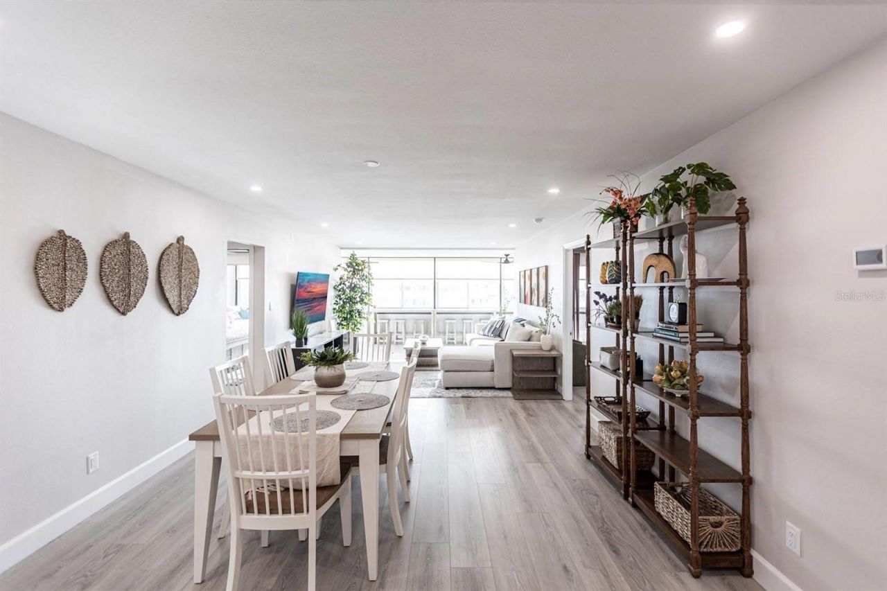 1125 W Peppertree Drive, Unit 402, Sarasota, FL 34242 Photo