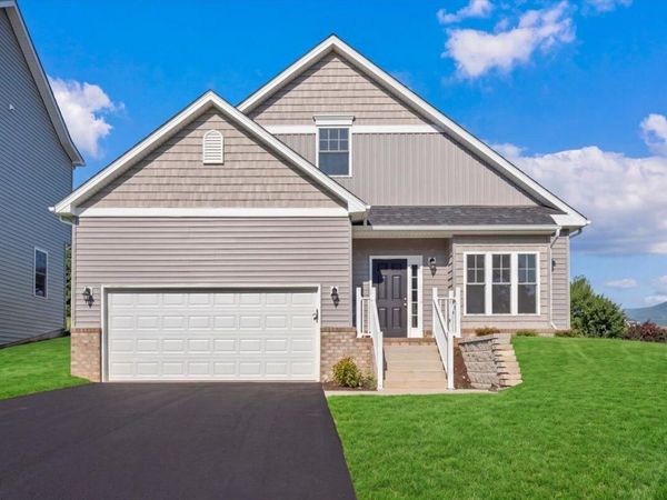 3086 Isabel LN, Salem, VA 24153